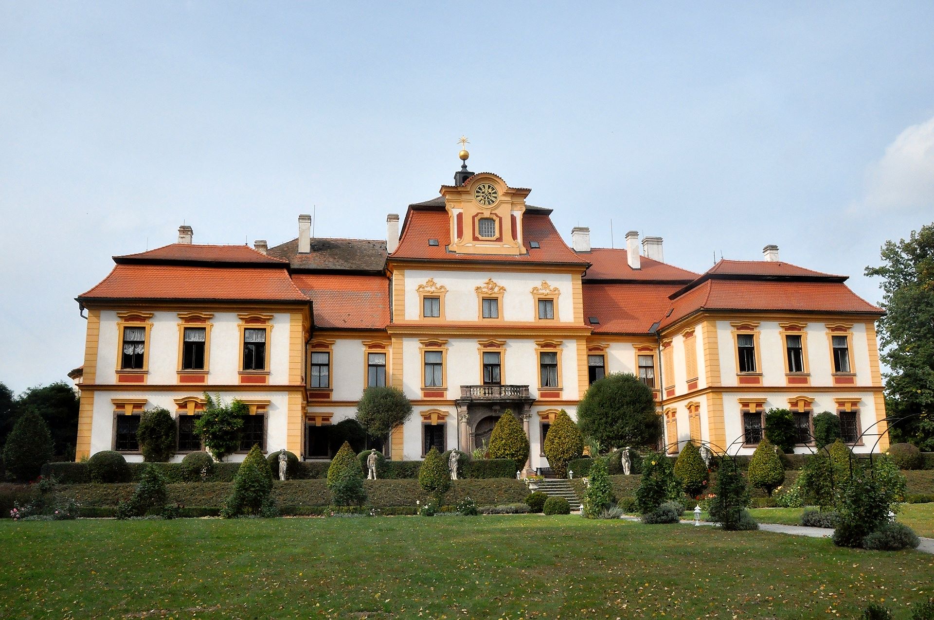 Jemniště (deutsch Schloss Jemnischt) (Photo license: CC BY 2.0)